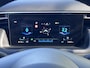 Hyundai Tucson 1.6 T-GDI PHEV Premium 4WD / Dealer onderhouden / Fabrieksgarantie tot 01-2027 / Afn. trekhaak 1.350 kg / Automaat / Leder / Elektrische stoelen & klep / Camera 360° / Stoelventilatie / Stuur-, stoel- & achterbankverwarming / Apple Carpay Android / 19" LM wielen /