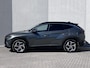 Hyundai Tucson 1.6 T-GDI PHEV Premium 4WD / Dealer onderhouden / Fabrieksgarantie tot 01-2027 / Afn. trekhaak 1.350 kg / Automaat / Leder / Elektrische stoelen & klep / Camera 360° / Stoelventilatie / Stuur-, stoel- & achterbankverwarming / Apple Carpay Android / 19" LM wielen /