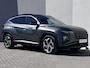 Hyundai Tucson 1.6 T-GDI PHEV Premium 4WD / Dealer onderhouden / Fabrieksgarantie tot 01-2027 / Afn. trekhaak 1.350 kg / Automaat / Leder / Elektrische stoelen & klep / Camera 360° / Stoelventilatie / Stuur-, stoel- & achterbankverwarming / Apple Carpay Android / 19" LM wielen /