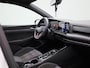 Volkswagen Golf 2.0 TSI GTI 245 PK | Panorama Schuif/Kantel Dak | LED Matrix | Stoelverwarming | Stuurwielverwarming | Digital Cockpit Pro | Head-Updisplay | Achteruitrijcamera | 19 Inch Estoril Velgen