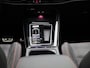 Volkswagen Golf 2.0 TSI GTI 245 PK | Panorama Schuif/Kantel Dak | LED Matrix | Stoelverwarming | Stuurwielverwarming | Digital Cockpit Pro | Head-Updisplay | Achteruitrijcamera | 19 Inch Estoril Velgen