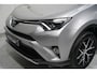 Toyota RAV4 AWD hybrid style-selection navigatie trekhaak-afneembaar 18"-lmv PDC v+a 360-camera leder/stof bekleding stoelen/stuur verwarmd ECC cruise-controle private-glas stuurbediening keyless entry/start electrische-achterklep
