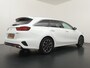 Kia Ceed Sportswagon 1.5 T-GDi GT-Line - Schuifkantel dak - All-Season banden - Camera - AppleCarplay - Android Auto Fabrieksgarantie tot 03-2032 of 150.000Km