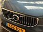 Volvo XC40 1.5 T5 Recharge Inscription 252Pk Automaat (APPLE CARPLAY, GROOT NAVI, TREKHAAK, GETINT GLAS, SPORTSTOELEN, KEYLESS, ELEK ACHTERKLEP, NIEUWE APK, NIEUWSTAAT)