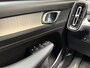 Volvo XC40 1.5 T5 Recharge Inscription 252Pk Automaat (APPLE CARPLAY, GROOT NAVI, TREKHAAK, GETINT GLAS, SPORTSTOELEN, KEYLESS, ELEK ACHTERKLEP, NIEUWE APK, NIEUWSTAAT)