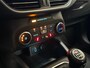 Ford Focus Wagon 1.0 EcoBoost Titanium Sport (APPLE CARPLAY, GROOT NAVI, STUUR/STOELVERWARMING, SPORTSTOELEN, GETINT GLAS, LM VELGEN, NIEUWE APK, NIEUWSTAAT)