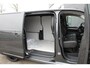 Peugeot e-Expert EV L3 75 kWh | STX special edition | Lederen bekleding | Navigatie | Lichtmetaal | 3-Zits | Spoiler |