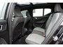 Volvo XC40 T2 Momentum Business | Panoramadak | Adaptieve cruise control | Apple carplay/Android auto | Parkeercamera achter | Keyless | All season banden | Parkeersensor voor + achter | 18 inch Lichtmetalen velgen