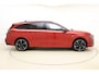 Peugeot e-308 SW GT EV 54 kWh | 360 graden camera's | Sportuitvoering | Adaptive cruise | Elektrische achterklep | Stuurverwarming | Afneembare trekhaak | Hill hold | Dodehoekdetectie | Climate control