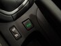 Renault Clio 0.9 TCe Dynamic Sport (NAVIGATIE, LM VELGEN, PARKEERSENSOREN, SPORTSTOELEN, GETINT GLAS, CRUISE, NIEUWE APK, NIEUWSTAAT)