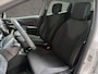 Renault Clio 0.9 TCe Dynamic Sport (NAVIGATIE, LM VELGEN, PARKEERSENSOREN, SPORTSTOELEN, GETINT GLAS, CRUISE, NIEUWE APK, NIEUWSTAAT)