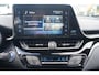 Toyota C-HR / C-HR+ 1.8 Hybrid Active navigatie 1e eigen. cruise-controle 17"-lmv drivers-assist PDC v+a ECC camera bleutooth DAB stuurbediening stoelverwarming