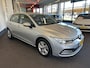 Volkswagen Golf 1.0 TSI Life | Adaptieve cruise control | Climate control | Nederlands geleverd | Apple carplay | Parkeersensoren v+a | Digital dashboard | Navigatie