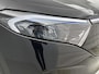 Mercedes-Benz EQA 250+ Business Solution Luxury 71 kWh | Trekhaak | Sierdelen in Star Pattern | Warmtewerend, donkergetint glas | Smartphone integratie | Panoramaschuifdak | 18 inch multispaakse lichtmetalen velgen |
