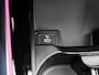 Mercedes-Benz EQA 250+ Business Solution Luxury 71 kWh | Trekhaak | Sierdelen in Star Pattern | Warmtewerend, donkergetint glas | Smartphone integratie | Panoramaschuifdak | 18 inch multispaakse lichtmetalen velgen |