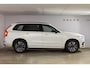 Volvo XC90 T8 455PK Automaat Plug-in hybrid AWD Ultimate Dark / Bowers & Wilkins / Luchtvering / Head Up Display / 360 Camera / Massagestoelen / Gelaagde Zijruiten / Trekhaak /
