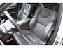 Volvo XC90 T8 455PK Automaat Plug-in hybrid AWD Ultimate Dark / Bowers & Wilkins / Luchtvering / Head Up Display / 360 Camera / Massagestoelen / Gelaagde Zijruiten / Trekhaak /