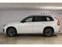 Volvo XC90 T8 455PK Automaat Plug-in hybrid AWD Ultimate Dark / Bowers & Wilkins / Luchtvering / Head Up Display / 360 Camera / Massagestoelen / Gelaagde Zijruiten / Trekhaak /