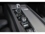 Volvo XC60 T8 Recharge AWD Inscription - Luchtvering - Panorama/schuifdak - IntelliSafe Assist & Surround - 360º Camera - Harman/Kardon audio - Adaptieve LED koplampen - Verwarmde voorstoelen, stuur & achterbank - Parkeersensoren voor & achter - Elektr. bedienb. voorstoelen met geheugen links - Extra getint glas - Inklapbare trekhaak - 19' LMV