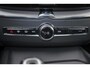 Volvo XC60 T8 Recharge AWD Inscription - Luchtvering - Panorama/schuifdak - IntelliSafe Assist & Surround - 360º Camera - Harman/Kardon audio - Adaptieve LED koplampen - Verwarmde voorstoelen, stuur & achterbank - Parkeersensoren voor & achter - Elektr. bedienb. voorstoelen met geheugen links - Extra getint glas - Inklapbare trekhaak - 19' LMV