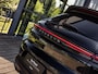 Porsche Cayenne 3.0 E-Hybrid | SPORTCHRONO | SPORTUITLAATEINDPIJPEN | PASM LUCHTVERING | MATRIX | BOSE | STOELVERWARMING | 18-WEG STOELEN | PANORAMA/SCHUIF-KANTELDAK | CAMERA | ELEKTR.TREKHAAK | ADAPTIEVE CRUISE CONTROL | 22 INCH 911 TURBO DESIGN |