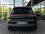 Porsche Cayenne 3.0 E-Hybrid | SPORTCHRONO | SPORTUITLAATEINDPIJPEN | PASM LUCHTVERING | MATRIX | BOSE | STOELVERWARMING | 18-WEG STOELEN | PANORAMA/SCHUIF-KANTELDAK | CAMERA | ELEKTR.TREKHAAK | ADAPTIEVE CRUISE CONTROL | 22 INCH 911 TURBO DESIGN |