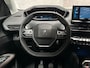 Peugeot 5008 1.2 PureTech Sport 7 Persoons (APPLE CARPLAY, GROOT NAVI, LEDER, 360 CAMERA, KEYLESS, SPORTSTOELEN, TREKHAAK, GETINT GLAS, NIEUWE APK, NIEUWSTAAT)