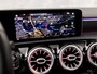 Mercedes-Benz A-klasse 200 AMG Sport Automaat 163Pk (PANORAMADAK, SFEERVERLICHTING, GROOT NAVI, WIDESCREEN, CAMERA, GETINT GLAS, SPORTSTOELEN, STOELVERWARMING, LEDER, NIEUWSTAAT)