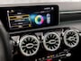 Mercedes-Benz A-klasse 200 AMG Sport Automaat 163Pk (PANORAMADAK, SFEERVERLICHTING, GROOT NAVI, WIDESCREEN, CAMERA, GETINT GLAS, SPORTSTOELEN, STOELVERWARMING, LEDER, NIEUWSTAAT)