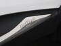Renault Captur 1.2 TCe Initiale Paris Automaat | Apple/Android Play | Camera | Cruise | Dodehoek | Keyless | LED | Leder | Navi | Stoel Verwarming | 12 Maand BOVAG Garantie! |