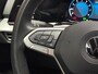 Volkswagen Golf 1.0 TSI Sportline Automaat (APPLE CARPLAY, GROOT NAVI, CAMERA, GETINT GLAS, SPORTSTOELEN, SFEERVERLICHTING, LANE ASSIST, ADAPTIVE CRUISE, NIEUWSTAAT)