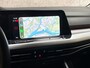 Volkswagen Golf 1.0 TSI Sportline Automaat (APPLE CARPLAY, GROOT NAVI, CAMERA, GETINT GLAS, SPORTSTOELEN, SFEERVERLICHTING, LANE ASSIST, ADAPTIVE CRUISE, NIEUWSTAAT)