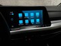 Volkswagen Golf 1.0 TSI Sportline Automaat (APPLE CARPLAY, GROOT NAVI, CAMERA, GETINT GLAS, SPORTSTOELEN, SFEERVERLICHTING, LANE ASSIST, ADAPTIVE CRUISE, NIEUWSTAAT)