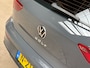 Volkswagen Golf 1.0 TSI Sportline Automaat (APPLE CARPLAY, GROOT NAVI, CAMERA, GETINT GLAS, SPORTSTOELEN, SFEERVERLICHTING, LANE ASSIST, ADAPTIVE CRUISE, NIEUWSTAAT)