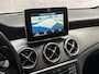 Mercedes-Benz GLA 180 Sport Automaat (NAVIGATIE, LEDER, XENON, KUIPSTOELEN, PARKEERSENSOREN, CRUISE, NIEUWE APK, NIEUWSTAAT)