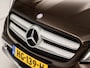 Mercedes-Benz GLA 180 Sport Automaat (NAVIGATIE, LEDER, XENON, KUIPSTOELEN, PARKEERSENSOREN, CRUISE, NIEUWE APK, NIEUWSTAAT)