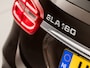 Mercedes-Benz GLA 180 Sport Automaat (NAVIGATIE, LEDER, XENON, KUIPSTOELEN, PARKEERSENSOREN, CRUISE, NIEUWE APK, NIEUWSTAAT)