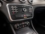 Mercedes-Benz GLA 180 Sport Automaat (NAVIGATIE, LEDER, XENON, KUIPSTOELEN, PARKEERSENSOREN, CRUISE, NIEUWE APK, NIEUWSTAAT)