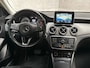 Mercedes-Benz GLA 180 Sport Automaat (NAVIGATIE, LEDER, XENON, KUIPSTOELEN, PARKEERSENSOREN, CRUISE, NIEUWE APK, NIEUWSTAAT)