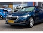 Skoda Octavia Combi 1.5 e-TSI Business Edition Plus | Cruise control adaptief | Apple Carplay/Android Auto | Stoelverwarming | DAB | Elektrische achterklep | L.M. Velgen | Apple Carplay/Android Auto|telefoonintegratie premium | Buitenspiegels in carrosseriekleur | Cruise control adaptief
