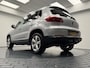 Volkswagen Tiguan 1.4 TSi Sport&Style Trekhaak-Navigatie-Cr.contr-Clima-Parkeersensoren-Stoelverwarming-Lm17''velgen