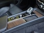 Volvo XC60 2.0 T6 Plug-in hybrid AWD Ultimate Dark | Luchtvering | Trekhaak | 360 Cam | Stoelventilatie | Pano | Memory