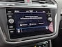 Volkswagen Tiguan 1.4 TSI eHybrid Elegance | Trekhaak | Camera | CarPlay | Adaptive Cruise | Stoelverwarming |
