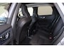 Volvo XC60 T6 Recharge AWD Plus Dark Panorama/schuifdak - IntelliSafe Assist & Surround - 360º Camera - Harman/Kardon audio - Adaptieve LED koplampen - Verwarmde voorstoelen, stuur & achterbank - Parkeersensoren voor & achter - Elektr. bedienb. voorstoelen met geheugen - Head up display - Extra getint glas - Inklapbare trekhaak - 19' LMV