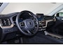 Volvo XC60 T6 Recharge AWD Plus Dark Panorama/schuifdak - IntelliSafe Assist & Surround - 360º Camera - Harman/Kardon audio - Adaptieve LED koplampen - Verwarmde voorstoelen, stuur & achterbank - Parkeersensoren voor & achter - Elektr. bedienb. voorstoelen met geheugen - Head up display - Extra getint glas - Inklapbare trekhaak - 19' LMV