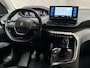 Peugeot 5008 1.2 PureTech Allure Sport 7 Persoons (APPLE CARPLAY, GROOT NAVI, STOELVERWARMING, LEDER, 360 CAMERA, SPORTSTOELEN, LANE ASSIST, GETINT GLAS, CRUISE, NIEUWSTAAT)