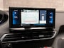 Peugeot 5008 1.2 PureTech Allure Sport 7 Persoons (APPLE CARPLAY, GROOT NAVI, STOELVERWARMING, LEDER, 360 CAMERA, SPORTSTOELEN, LANE ASSIST, GETINT GLAS, CRUISE, NIEUWSTAAT)