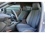 Peugeot e-2008 EV 54KWH ALLURE AVANTAGE AUTOMAAT / NAVI / CLIMA / CAMERA V+A / 17"LMV / KEYLESS / 8 JAAR GARANTIE / FULL-LED / PDC / ADAPT. CRUISECONTROL / 1E EIGENAAR / SCHITTERENDE STAAT !!