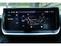 Peugeot e-2008 EV 54KWH ALLURE AVANTAGE AUTOMAAT / NAVI / CLIMA / CAMERA V+A / 17"LMV / KEYLESS / 8 JAAR GARANTIE / FULL-LED / PDC / ADAPT. CRUISECONTROL / 1E EIGENAAR / SCHITTERENDE STAAT !!