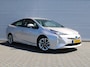 Toyota Prius 1.8 Executive | Trekhaak | Stoelverwarming | Camera | Leer | Dodehoek detectie | JBL audio | HUD | 17” LM | Navi | LED | Cruise adapt. | Incl. winterset |